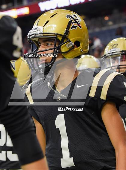 Thumbnail 3 in Manvel vs Nederland (UIL 5A D1 Quarterfinal) photogallery.