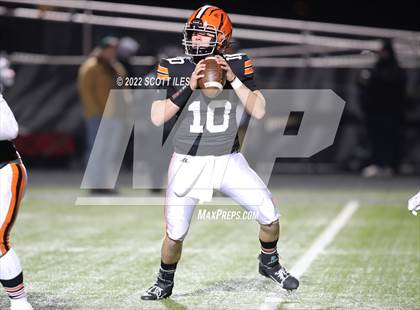 Thumbnail 3 in Harvest Prep vs. Ironton (OHSAA D5 Regional Final) photogallery.