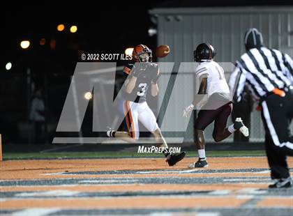 Thumbnail 2 in Harvest Prep vs. Ironton (OHSAA D5 Regional Final) photogallery.