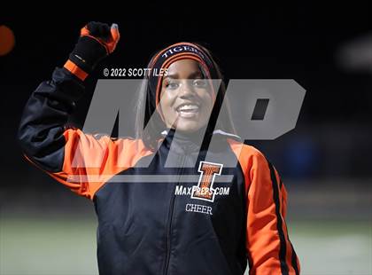 Thumbnail 2 in Harvest Prep vs. Ironton (OHSAA D5 Regional Final) photogallery.