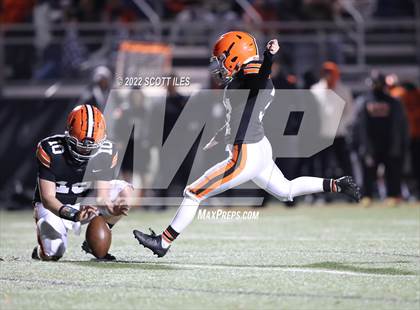 Thumbnail 3 in Harvest Prep vs. Ironton (OHSAA D5 Regional Final) photogallery.