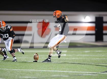 Thumbnail 1 in Harvest Prep vs. Ironton (OHSAA D5 Regional Final) photogallery.