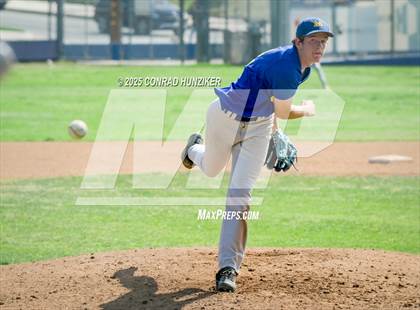 Thumbnail 1 in Muir @ Burbank photogallery.