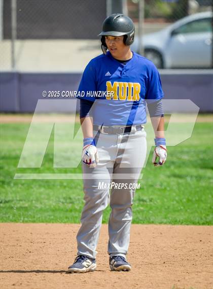 Thumbnail 3 in Muir @ Burbank photogallery.