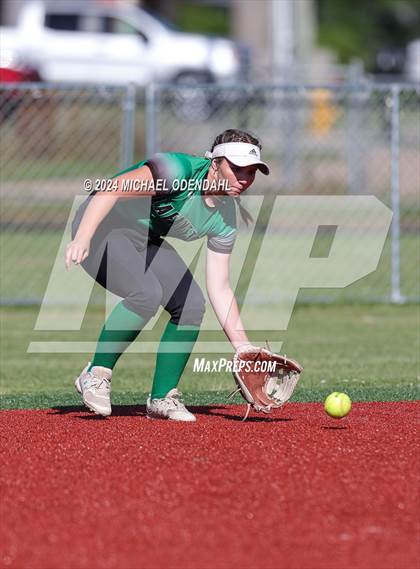 Thumbnail 3 in Lafayette vs Ben Franklin (LHSAA Division 1 Select Bi-District) photogallery.
