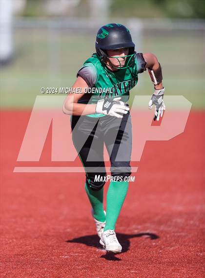 Thumbnail 2 in Lafayette vs Ben Franklin (LHSAA Division 1 Select Bi-District) photogallery.