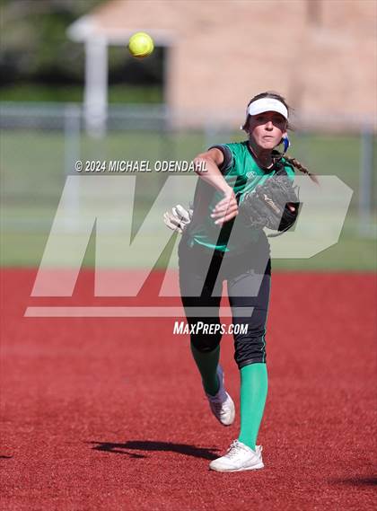 Thumbnail 3 in Lafayette vs Ben Franklin (LHSAA Division 1 Select Bi-District) photogallery.