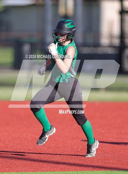 Thumbnail 2 in Lafayette vs Ben Franklin (LHSAA Division 1 Select Bi-District) photogallery.