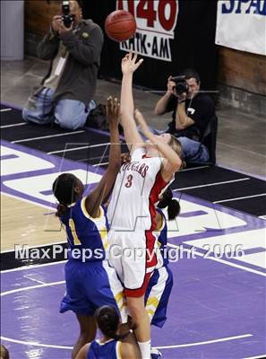 Thumbnail 2 in Pinole Valley vs. Carondelet (CIF NorCal D2 Final) photogallery.