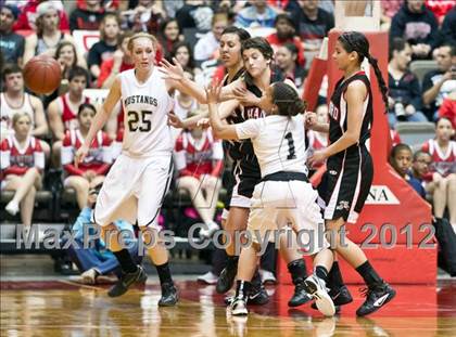 Thumbnail 2 in Hanford vs Stockdale (CIF CS D1 Final) photogallery.
