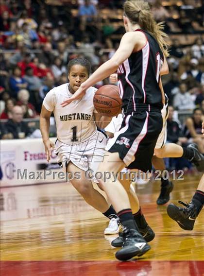 Thumbnail 2 in Hanford vs Stockdale (CIF CS D1 Final) photogallery.