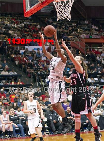 Thumbnail 1 in Hanford vs Stockdale (CIF CS D1 Final) photogallery.