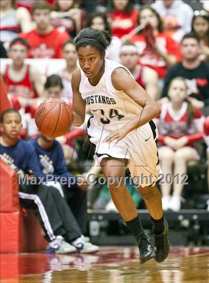 Thumbnail 3 in Hanford vs Stockdale (CIF CS D1 Final) photogallery.