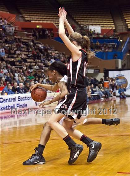 Thumbnail 3 in Hanford vs Stockdale (CIF CS D1 Final) photogallery.