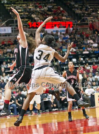 Thumbnail 3 in Hanford vs Stockdale (CIF CS D1 Final) photogallery.