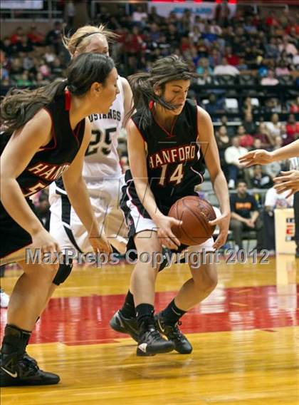 Thumbnail 2 in Hanford vs Stockdale (CIF CS D1 Final) photogallery.