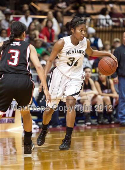 Thumbnail 3 in Hanford vs Stockdale (CIF CS D1 Final) photogallery.
