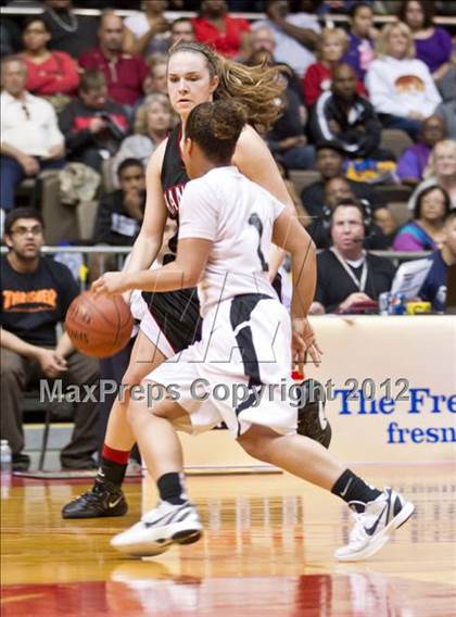 Thumbnail 2 in Hanford vs Stockdale (CIF CS D1 Final) photogallery.