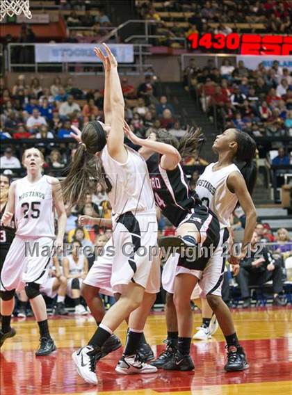 Thumbnail 3 in Hanford vs Stockdale (CIF CS D1 Final) photogallery.