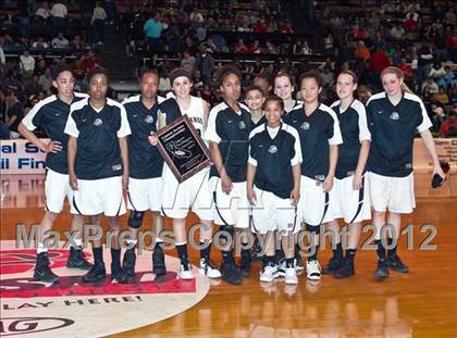 Thumbnail 2 in Hanford vs Stockdale (CIF CS D1 Final) photogallery.