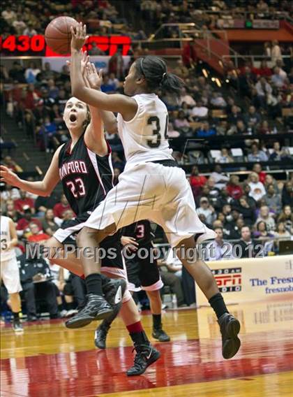 Thumbnail 2 in Hanford vs Stockdale (CIF CS D1 Final) photogallery.