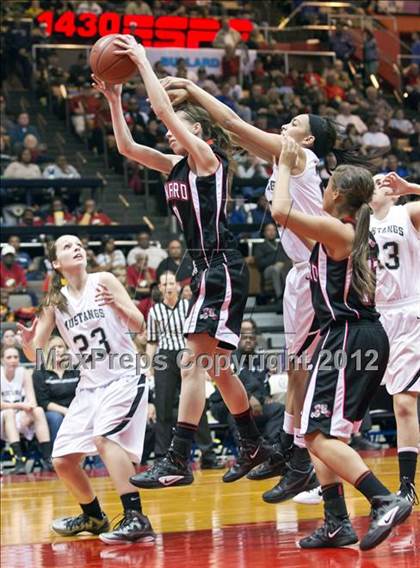 Thumbnail 3 in Hanford vs Stockdale (CIF CS D1 Final) photogallery.