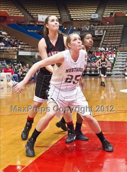 Thumbnail 3 in Hanford vs Stockdale (CIF CS D1 Final) photogallery.