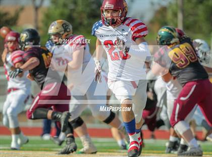 Thumbnail 3 in Tri-County All-Star Game photogallery.