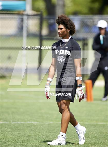 Thumbnail 2 in Bradford vs Fernandina Beach (Jaguars Prep Nike 11-On 7v7) photogallery.