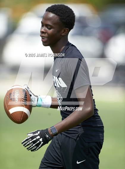 Thumbnail 2 in Bradford vs Fernandina Beach (Jaguars Prep Nike 11-On 7v7) photogallery.