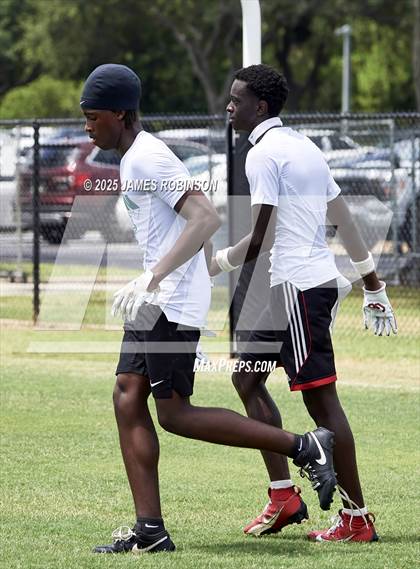 Thumbnail 3 in Bradford vs Fernandina Beach (Jaguars Prep Nike 11-On 7v7) photogallery.