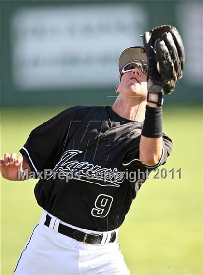 Thumbnail 2 in Mansfield Summit vs. Midlothian (Robert Dulin Memorial) photogallery.