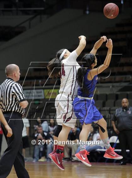 Thumbnail 2 in Immanuel vs Orosi (CIF Central  D4 Final) photogallery.