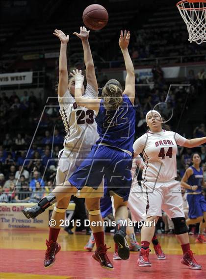 Thumbnail 3 in Immanuel vs Orosi (CIF Central  D4 Final) photogallery.