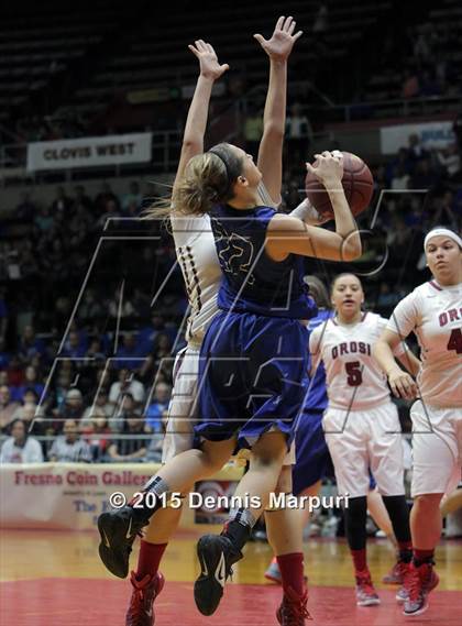 Thumbnail 2 in Immanuel vs Orosi (CIF Central  D4 Final) photogallery.