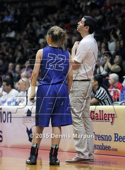 Thumbnail 2 in Immanuel vs Orosi (CIF Central  D4 Final) photogallery.