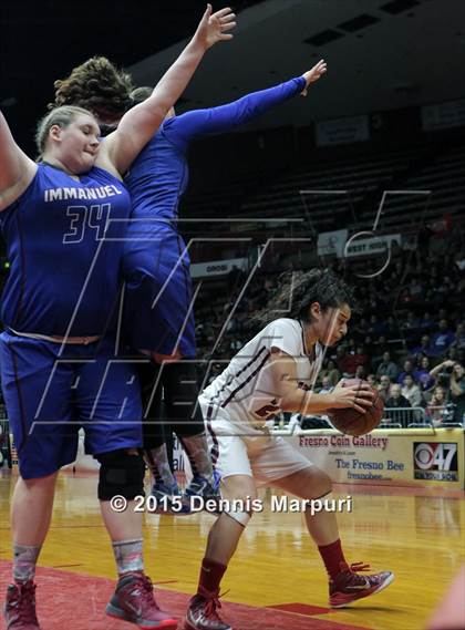 Thumbnail 1 in Immanuel vs Orosi (CIF Central  D4 Final) photogallery.
