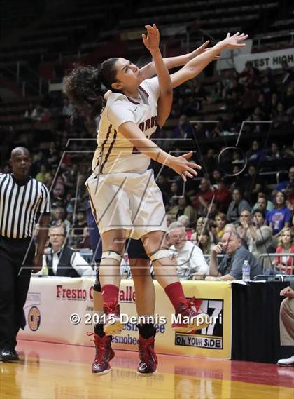Thumbnail 1 in Immanuel vs Orosi (CIF Central  D4 Final) photogallery.