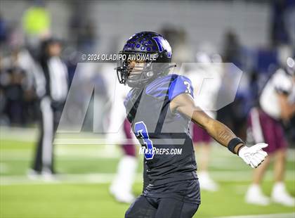 Thumbnail 3 in Wylie vs. North Forney (UIL 6A Football Bi-District Playoff) photogallery.