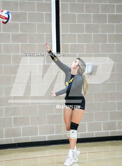 Thumbnail 3 in Grand Junction Central  vs Arapahoe (Eagle Invite) photogallery.