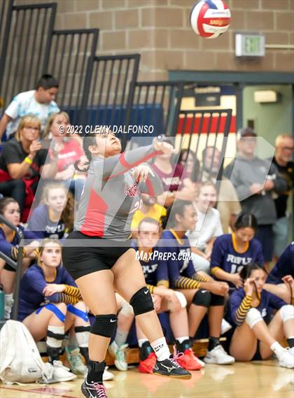 Thumbnail 2 in Grand Junction Central  vs Arapahoe (Eagle Invite) photogallery.