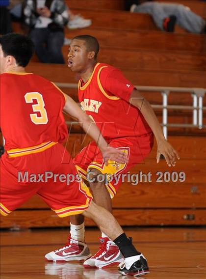 Thumbnail 3 in Berkeley vs. Burbank (Bruin Shoot-Out) photogallery.