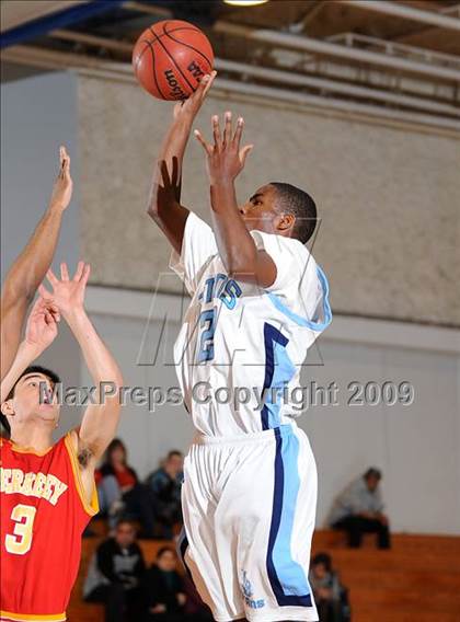 Thumbnail 2 in Berkeley vs. Burbank (Bruin Shoot-Out) photogallery.