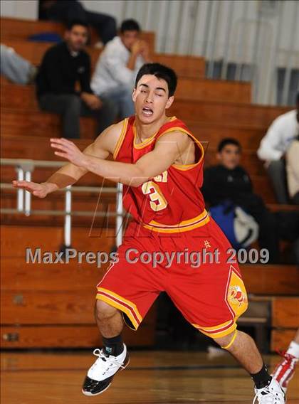 Thumbnail 2 in Berkeley vs. Burbank (Bruin Shoot-Out) photogallery.