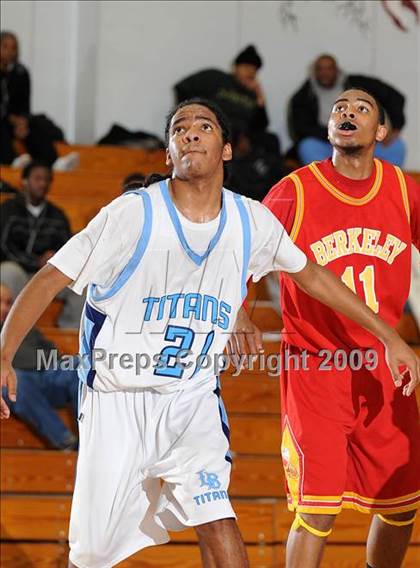 Thumbnail 2 in Berkeley vs. Burbank (Bruin Shoot-Out) photogallery.