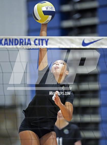 Thumbnail 3 in Hylton @ South County photogallery.