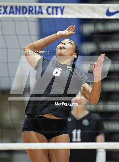 Thumbnail 2 in Hylton @ South County photogallery.