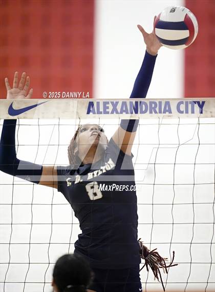 Thumbnail 3 in Hylton @ South County photogallery.