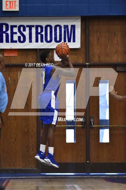 Thumbnail 2 in Rich East vs. Farragut (Big Dipper Tournament) photogallery.