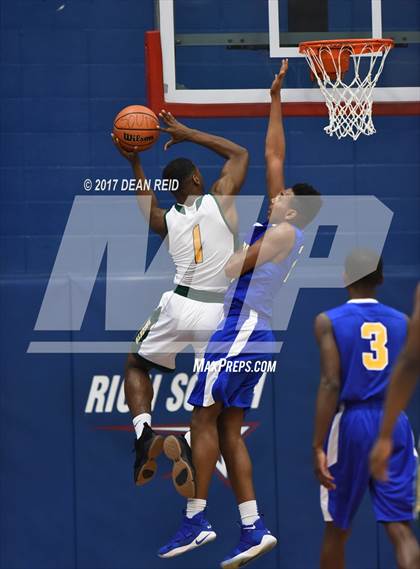 Thumbnail 3 in Rich East vs. Farragut (Big Dipper Tournament) photogallery.